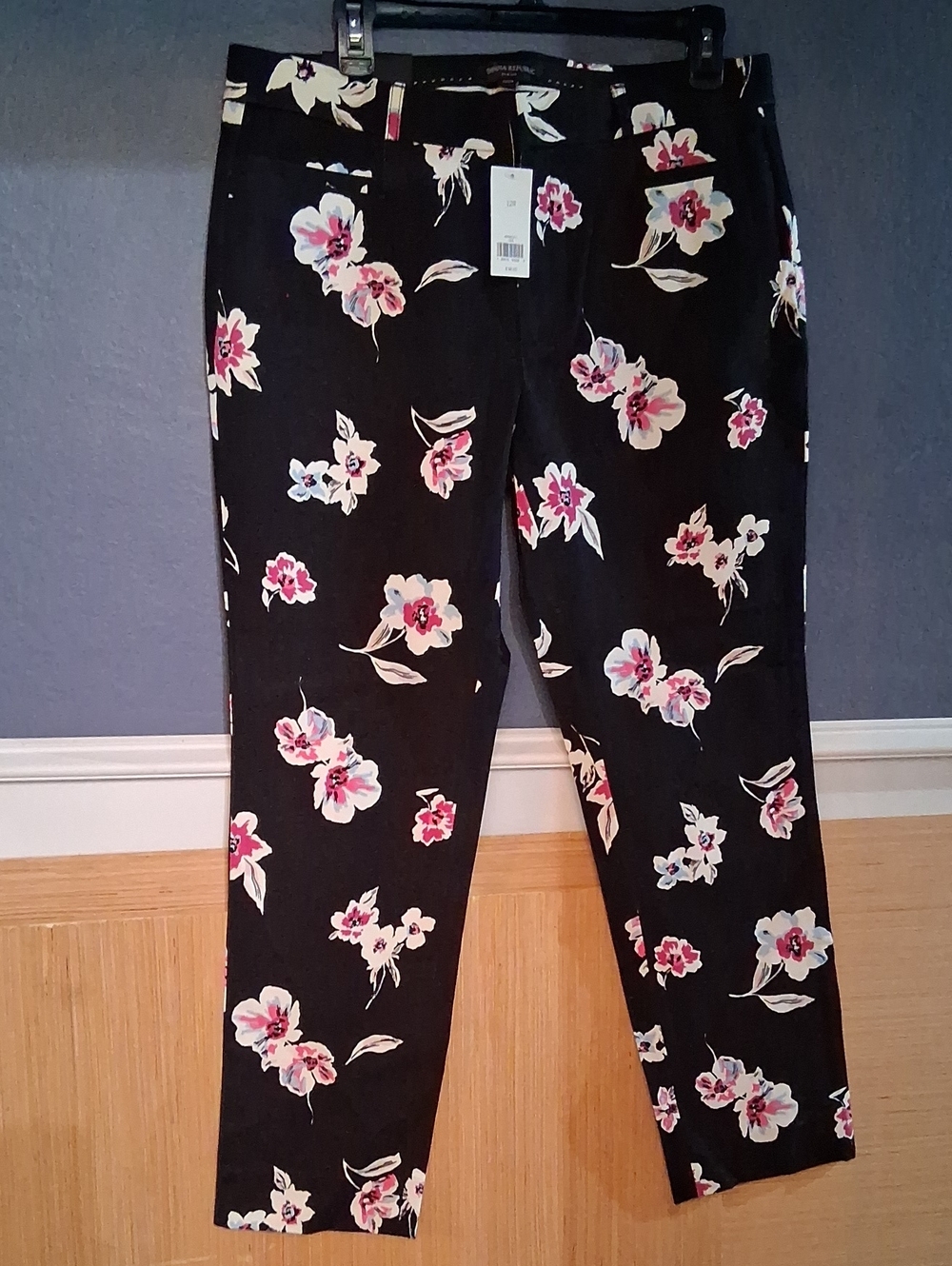 New Banana Republic Black Floral Cropped Jeans with Pink & White Blooms